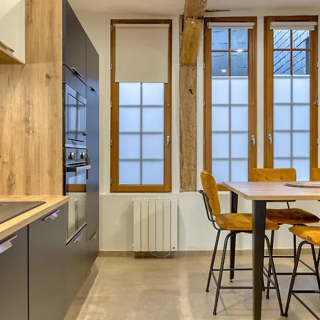 Apartment L'escale Du Gros-horloge Parenthese Prestigieuse Au Coeur De Rouen
