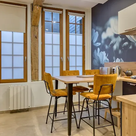 L'escale Du Gros-horloge Parenthese Prestigieuse Au Coeur De *