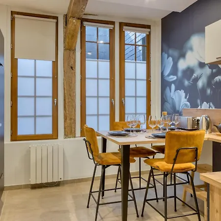 Апартаменты L'escale Du Gros-horloge Parenthese Prestigieuse Au Coeur De Руан
