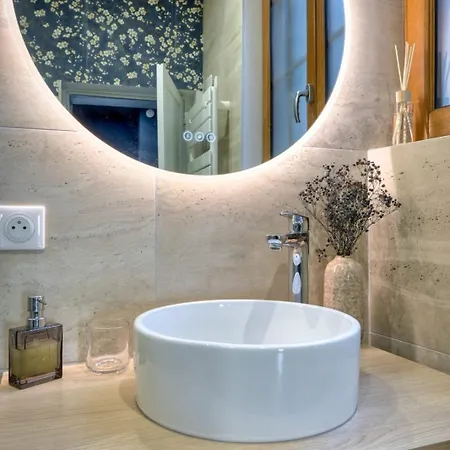 L'escale Du Gros-horloge Parenthese Prestigieuse Au Coeur De