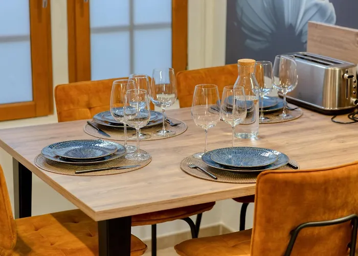 L'escale Du Gros-horloge Parenthese Prestigieuse Au Coeur De